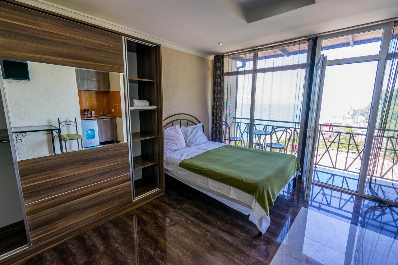 Aniva The Hotel Batumi Exterior foto