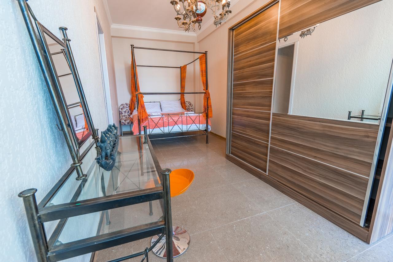 Aniva The Hotel Batumi Exterior foto